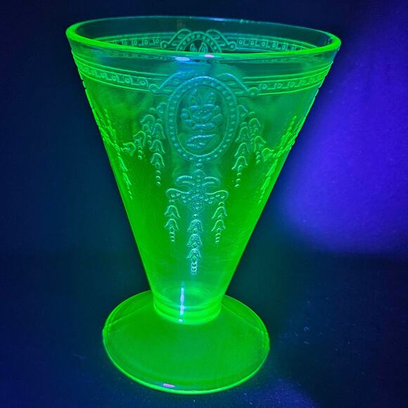 Depression Uranium Glow glass Belmont rose cameo Footed glasses 4 dessert cups - Picture 3 of 7